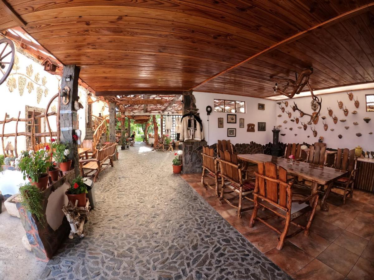 Casa Vlad Hotel Haţeg Exterior foto