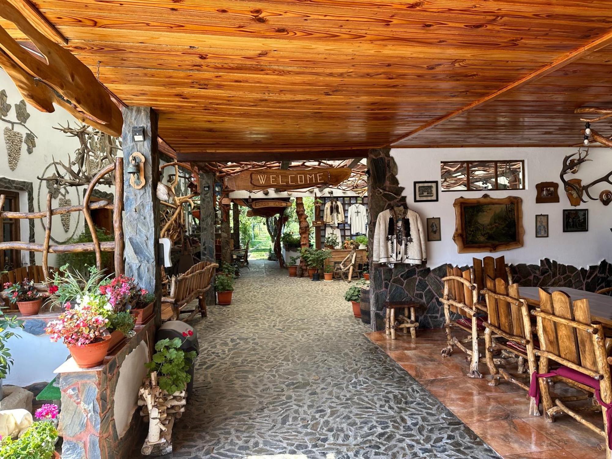 Casa Vlad Hotel Haţeg Exterior foto
