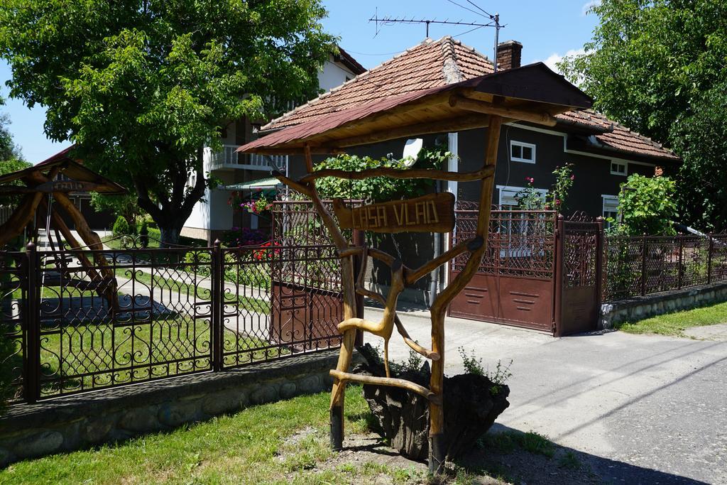Casa Vlad Hotel Haţeg Exterior foto